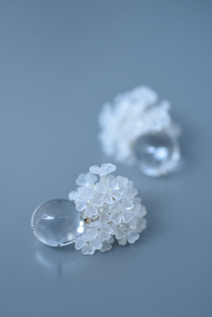ajisai drop earring(white) – monshiro official web site