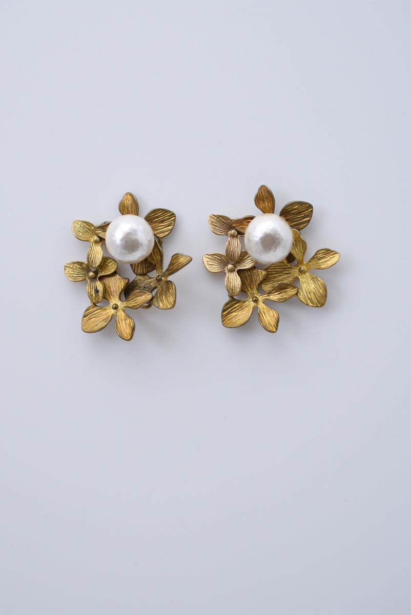 balsa pearl flower earring – monshiro official web site