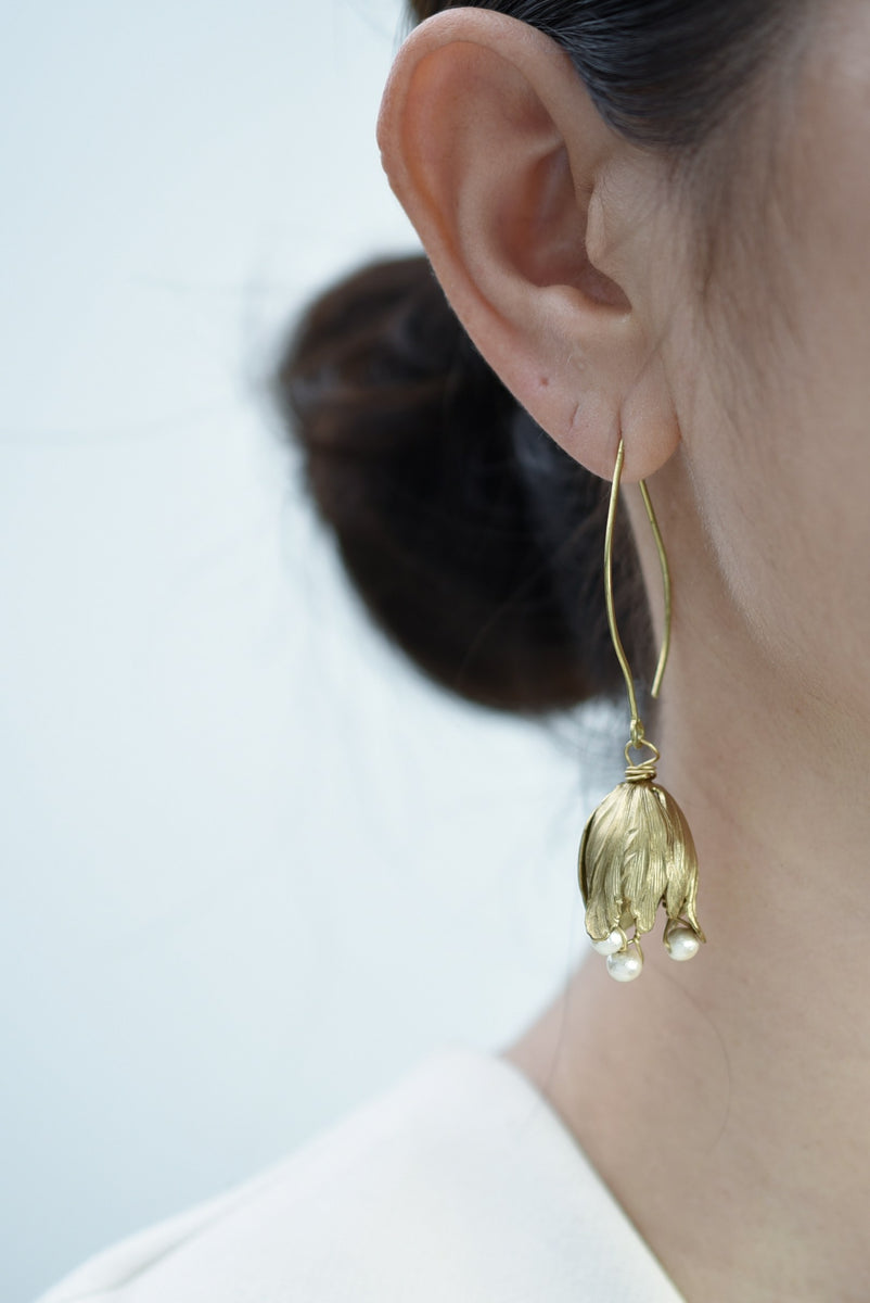 tulip hook earring – monshiro official web site