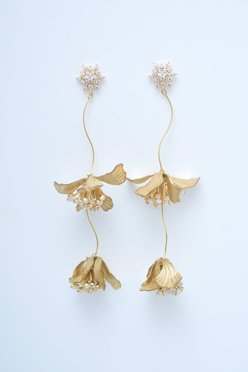 lily line earring