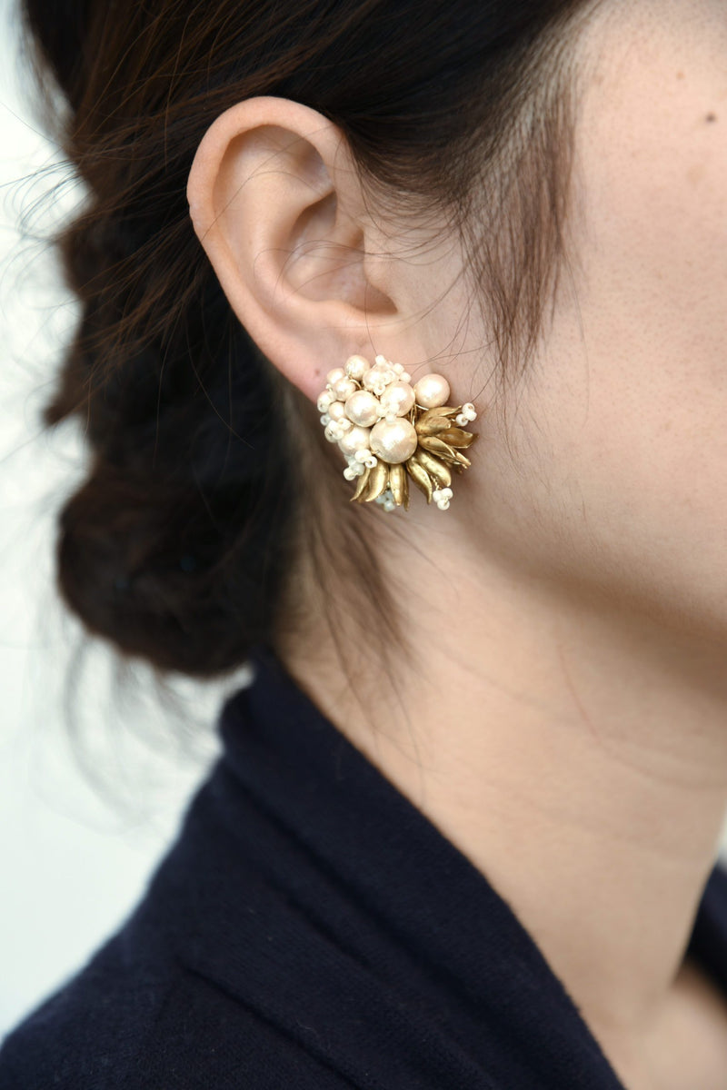 cornus bouquet earring