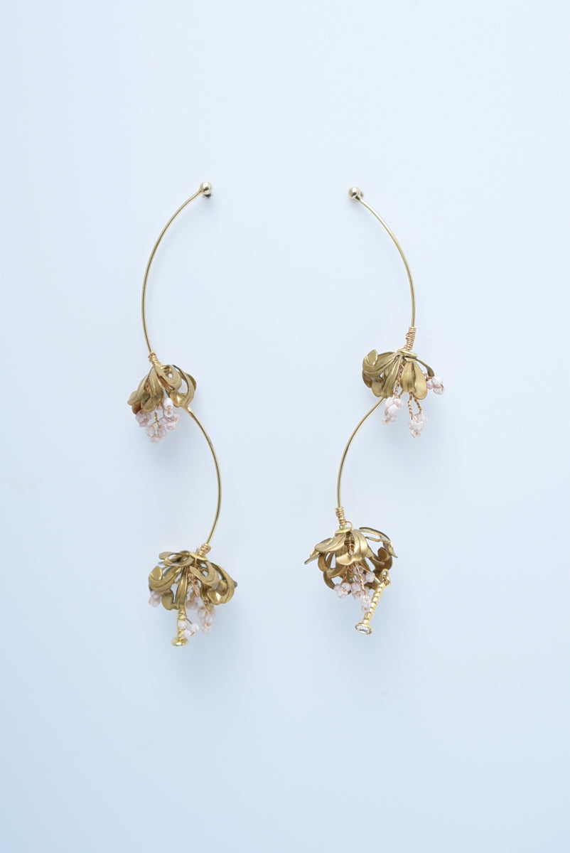 モンシロ monshiro イヤリング lily line earring - イヤリング